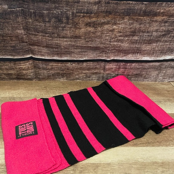 T-Mobile Winter Package - Picture 3 of 8